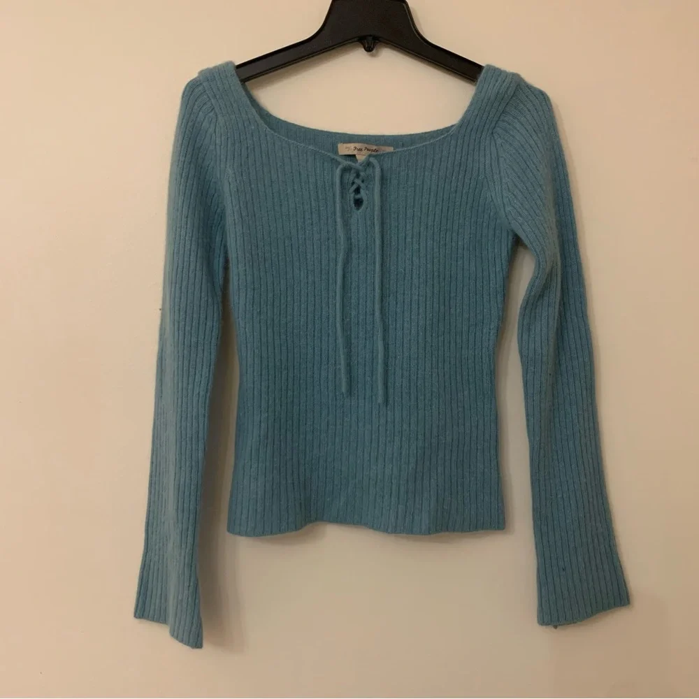 Free People Sweater - Picture 1 of 3